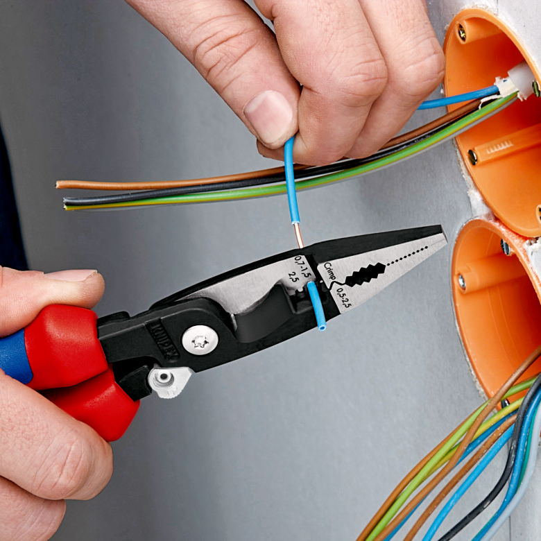 Replės elektros instaliacijos darbams 200mm KNIPEX 4 Replės elektros instaliacijos darbams 200mm KNIPEX 4